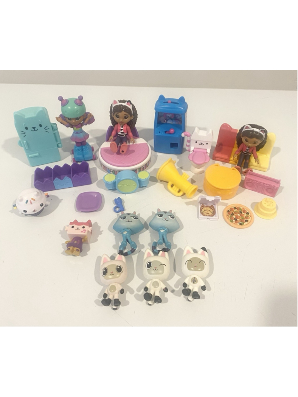 Gabby’s Dollhouse Figure Lot Gabby Pandy Mercat Dolls Furniture Accessories